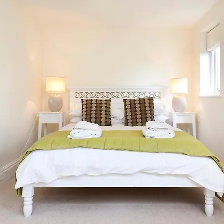 Sleeps 10 With Wifi